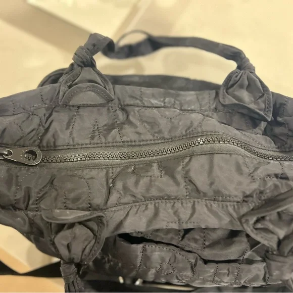 Pretty Nylon Eliz-a-Baby Diaper Bag - Picture 7 of 12